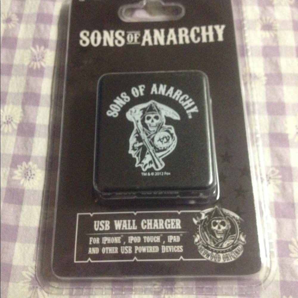 COPY - Sons of Anarchy USB wall plug
